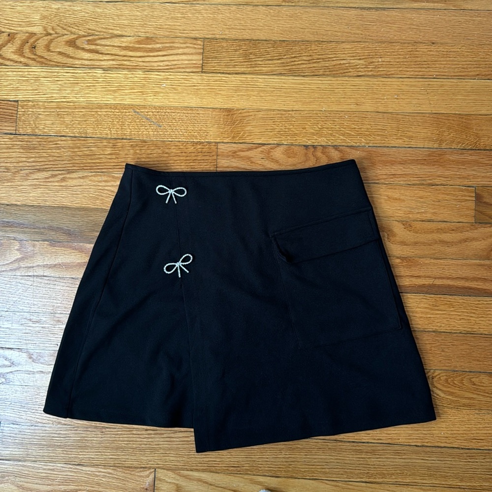 Large - Black Mini Skirt